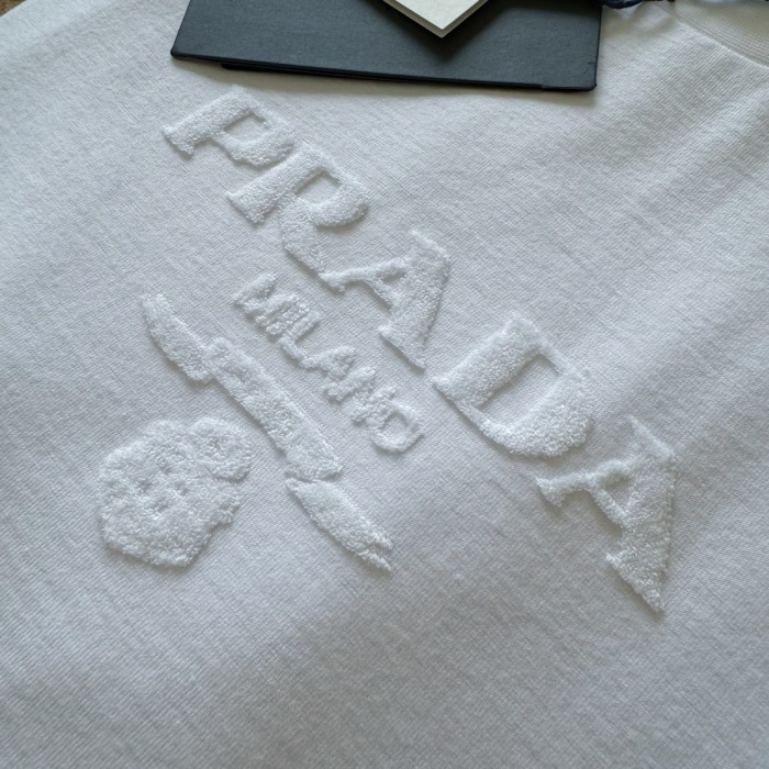 P*rada  T-Shirt Top Quality D17 20240821-31