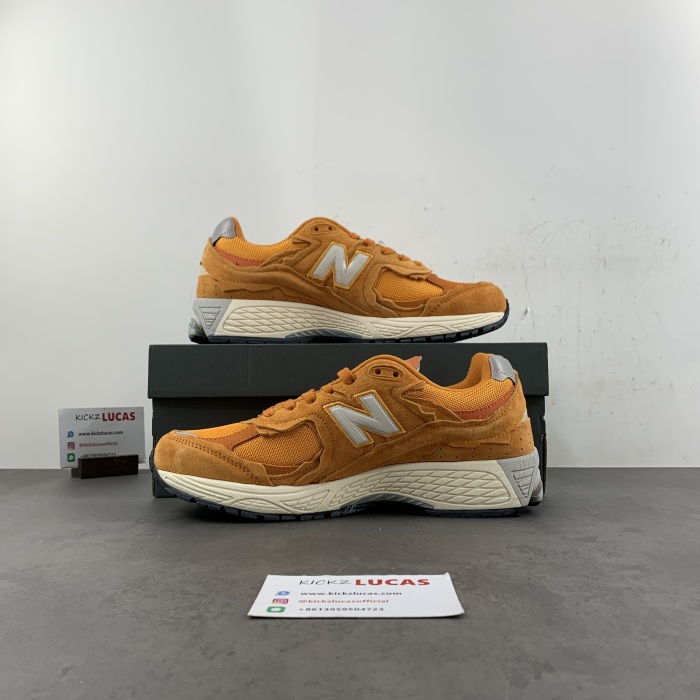 New Balance 2002R Protection Pack Vintage Orange M2002RDE