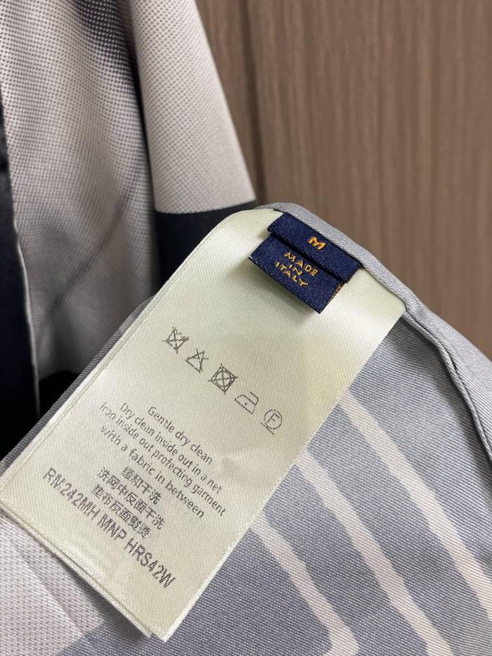 L*ouis V*uitton  T-shirt Top Quality D17 20240826-26