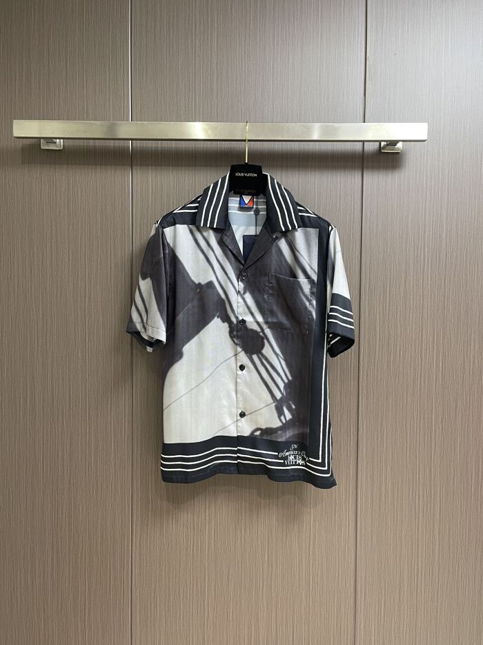 L*ouis V*uitton  T-shirt Top Quality D17 20240826-26