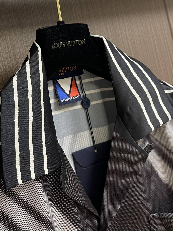 L*ouis V*uitton  T-shirt Top Quality D17 20240826-26