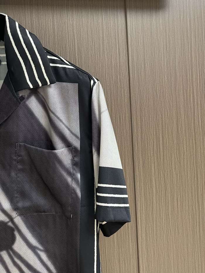 L*ouis V*uitton  T-shirt Top Quality D17 20240826-26