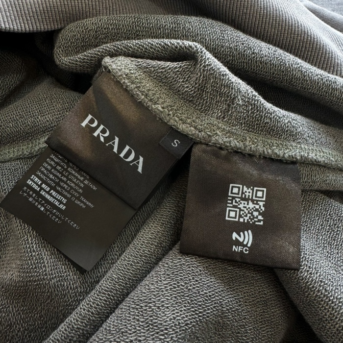 P*rada  Hoodie Top Quality D17 20240827-10