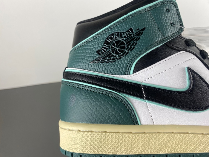 Air Jordan 1 Mid SE Oxidized Green  FQ7818-100