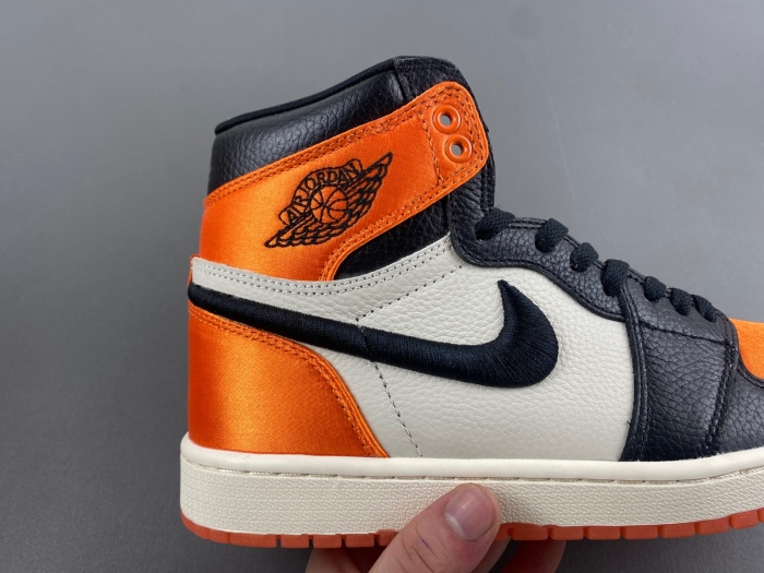 Air Jordan 1 Retro High OG Satin Shattered Backboard AV3725-010