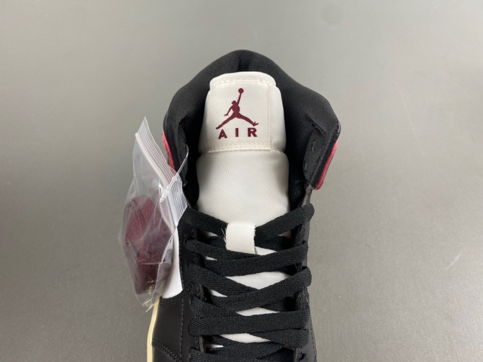 Air Jordan 1 Mid SE Bordeaux  FQ7818-101