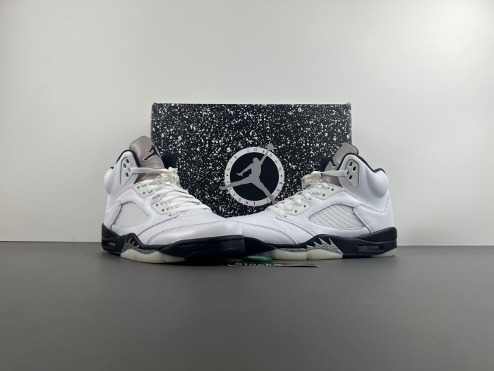 Air Jordan 5 Retro Reverse Metallic  DD0587-110