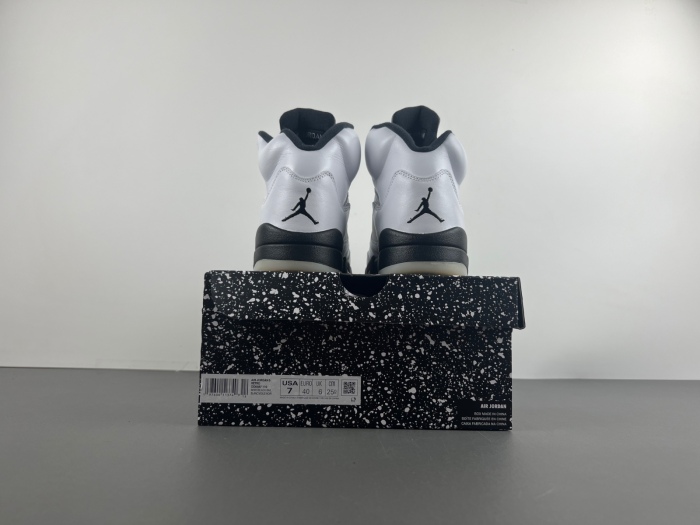 Air Jordan 5 Retro Reverse Metallic  DD0587-110