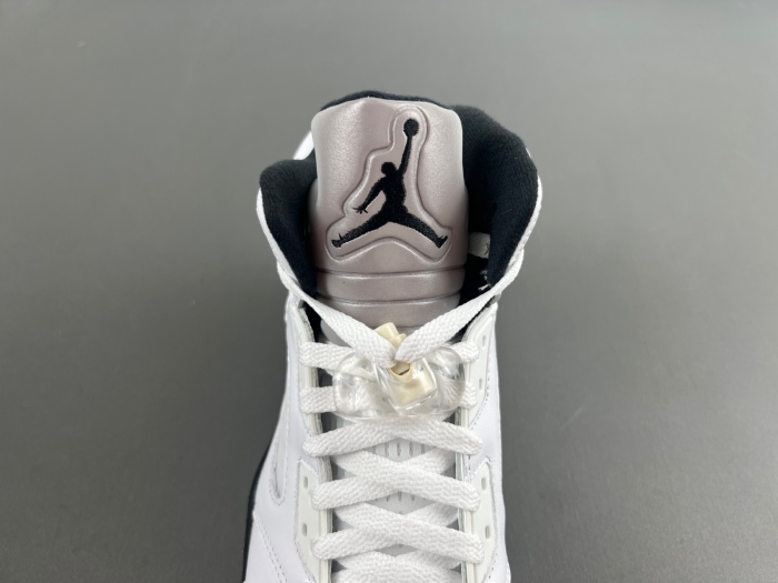 Air Jordan 5 Retro Reverse Metallic  DD0587-110