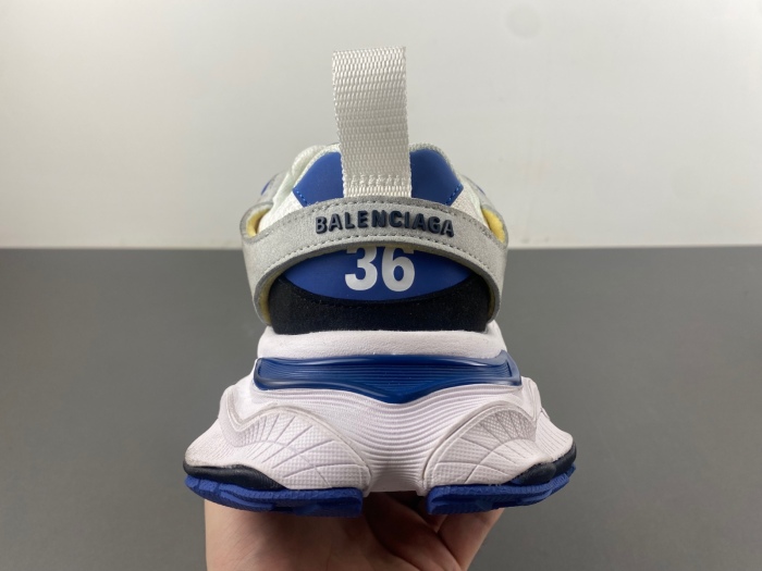 B*alenciaga Cargo AM 20241020-5