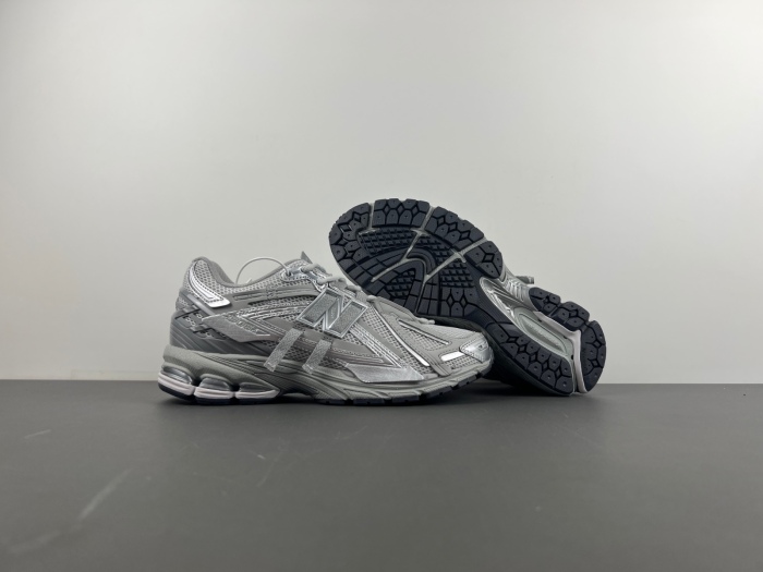 New Balance 1906A Concrete Silver Metallic  M1906AG