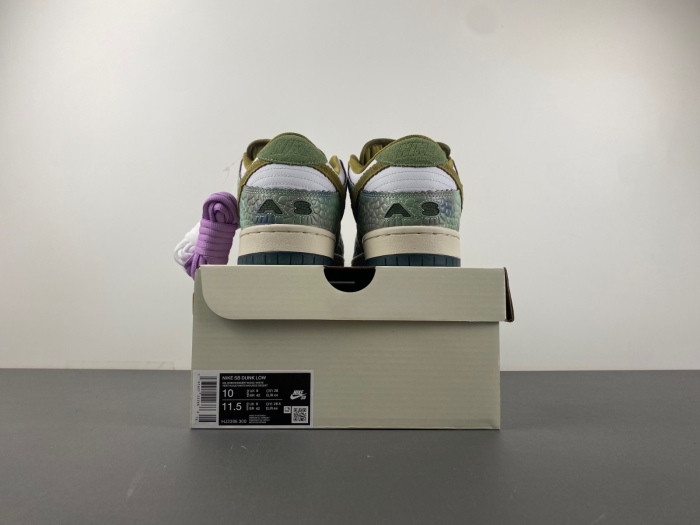SB Dunk Low Alexis Sablone Chameleon  HJ3386-300