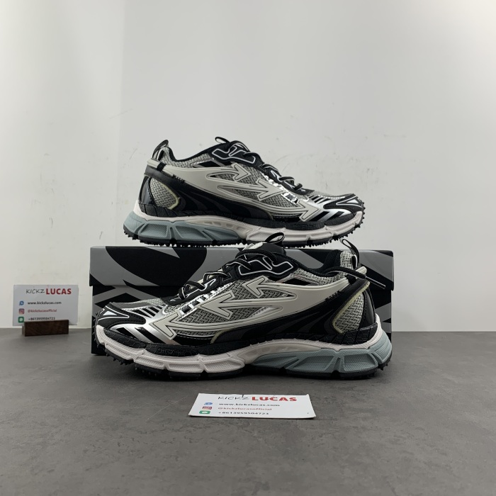 O*ff W*hite Low Tops Sneakers MK 20240510-2