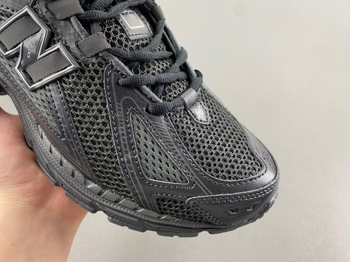New Balance 1906R Black Metallic Silver  M1906RJB