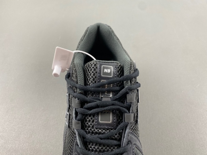 New Balance 1906R Black Metallic Silver  M1906RJB