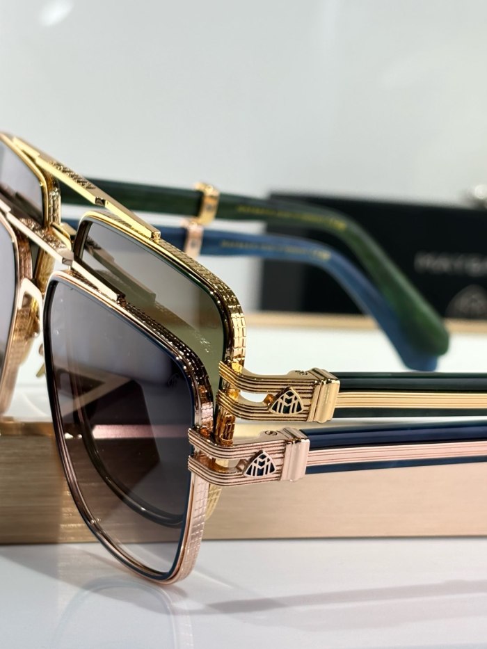 T*henri Glasses Top XX 20250113-44