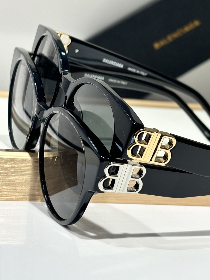 B*alenciaga  Glasses Top XX 20250113-35