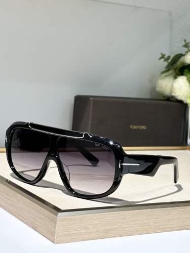 T*omford Glasses Top XX  20250113-49