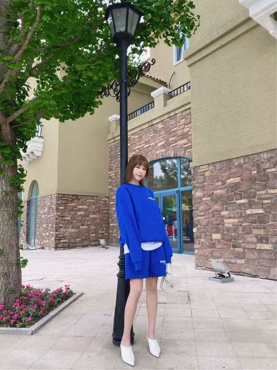 E*ssentials Hoodies Top Sone 20250119-2