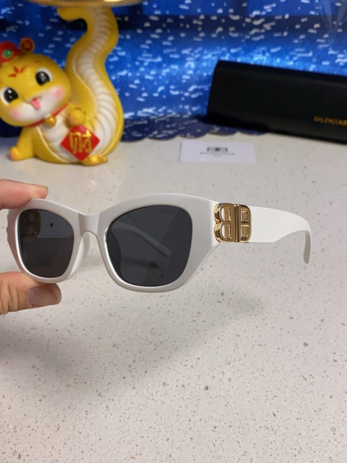 B*alenciaga  Glasses Top XX 20250401-32