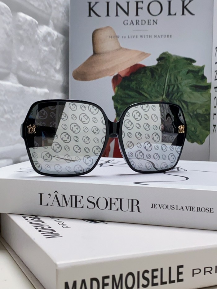G*ucci  Glasses Top XX 20250402-18