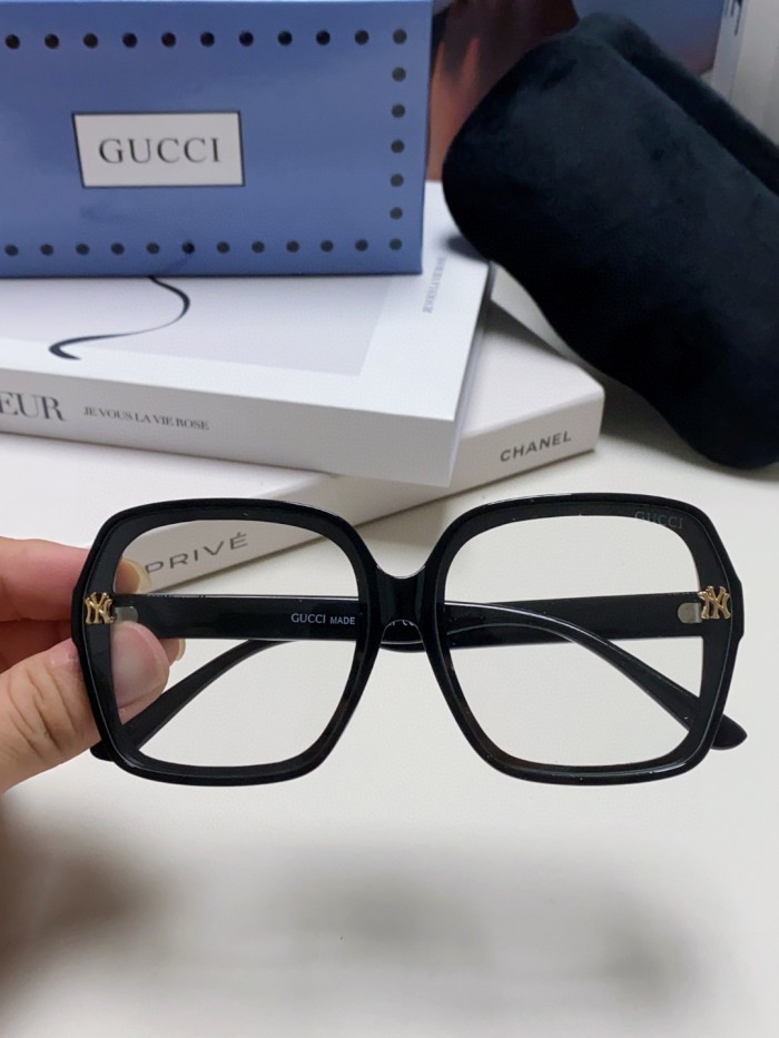 G*ucci  Glasses Top XX 20250402-18