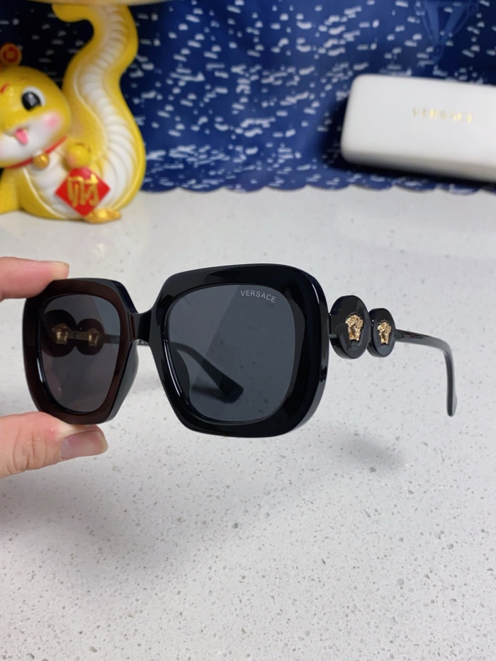 V*ersace  Glasses Top XX 20250402-36