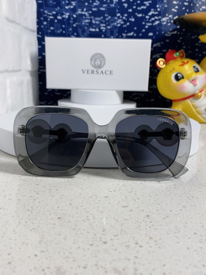 V*ersace  Glasses Top XX 20250402-36