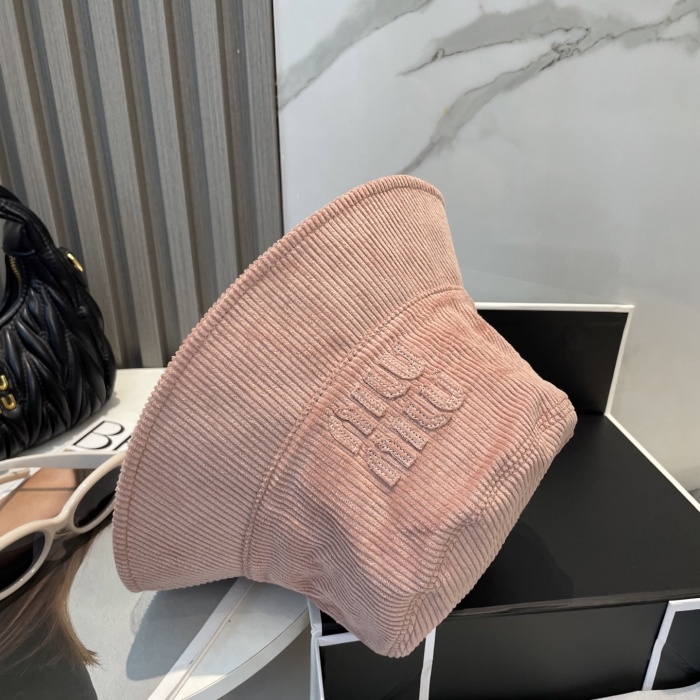 M*iuMiu  Hats Top XX20250411-12