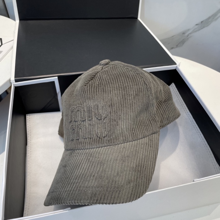 M*iuMiu  Hats Top XX20250411-11