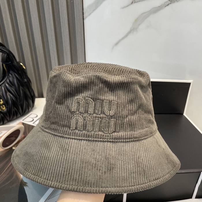 M*iuMiu  Hats Top XX20250411-12