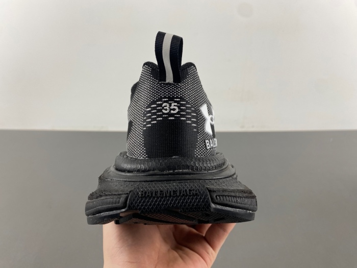 B*alenciaga Sneaker Low AM20250410-15