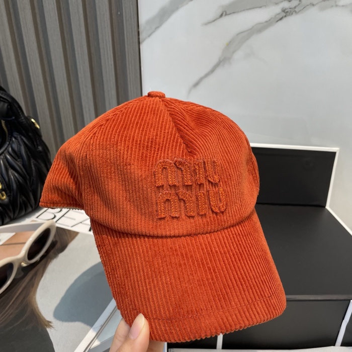 M*iuMiu  Hats Top XX20250411-11
