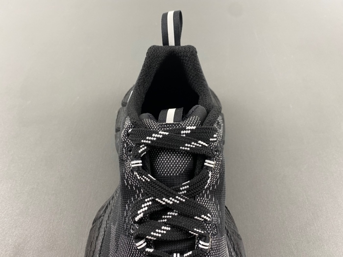 B*alenciaga Sneaker Low AM20250410-15