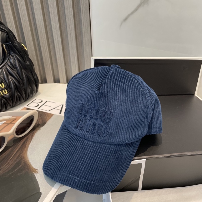 M*iuMiu  Hats Top XX20250411-11