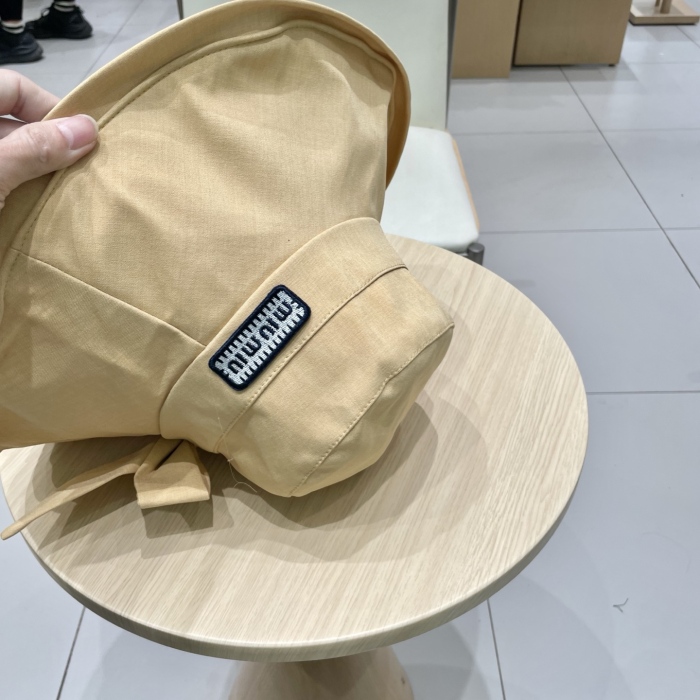 M*iuMiu  Hats Top XX20250411-17