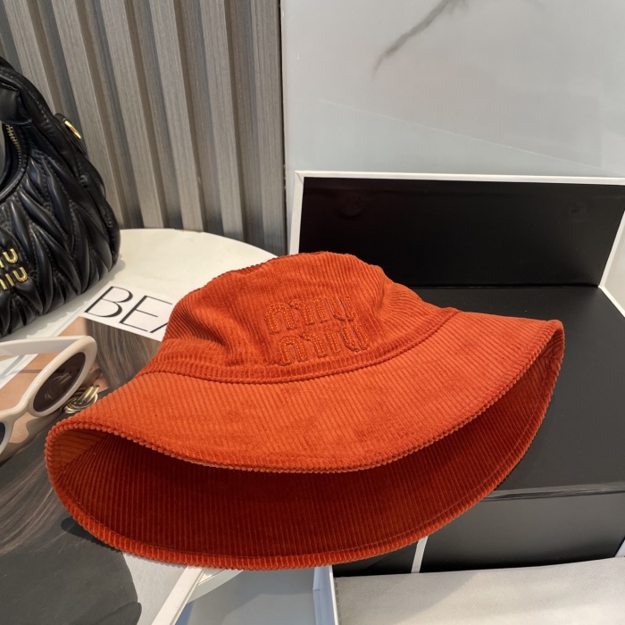 M*iuMiu  Hats Top XX20250411-12