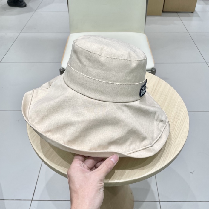 M*iuMiu  Hats Top XX20250411-17