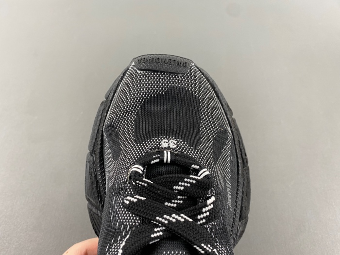 B*alenciaga Sneaker Low AM20250410-15