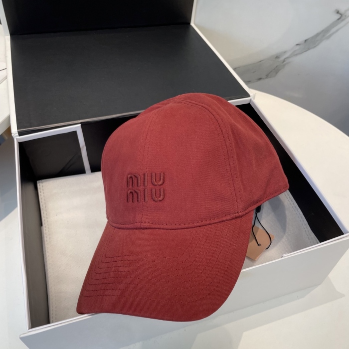 M*iuMiu  Hats Top XX20250411-9