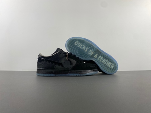 Dunk Low Ducks of a Feather Black University of Oregon PE  HV1470-001