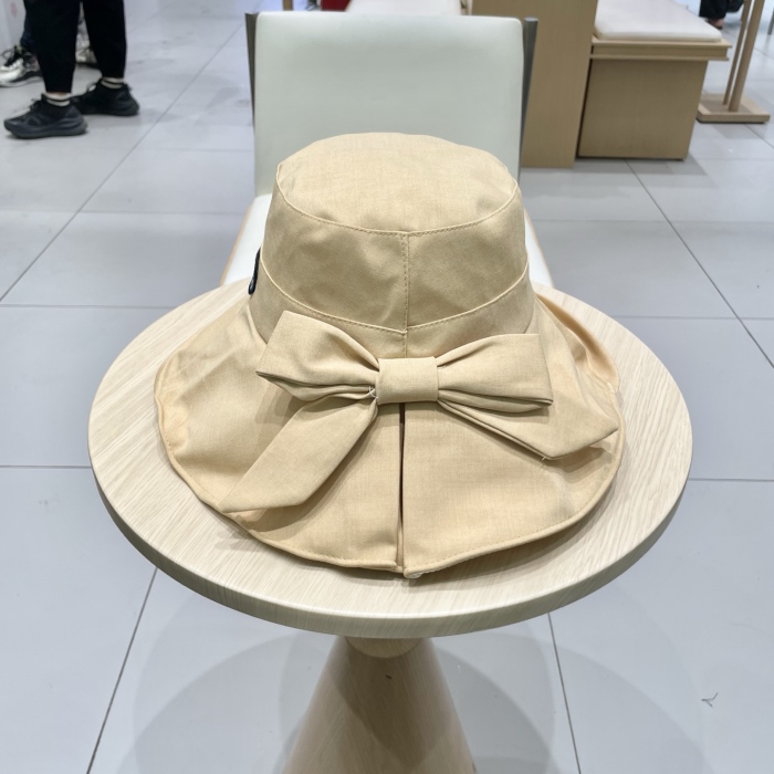 M*iuMiu  Hats Top XX20250411-17