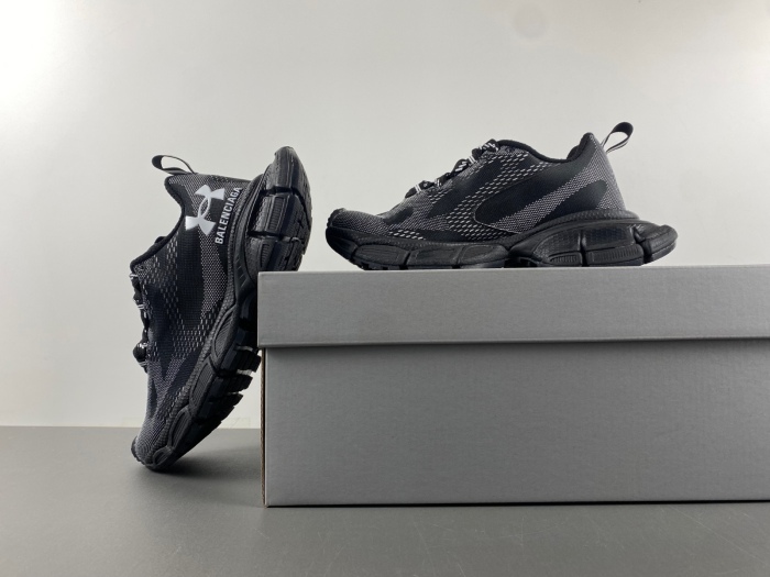 B*alenciaga Sneaker Low AM20250410-15