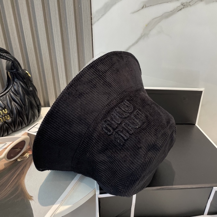 M*iuMiu  Hats Top XX20250411-12