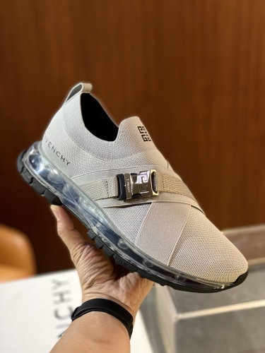 Givenchy  Top  Sneaker Low RR 20250415-146