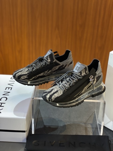 G*ivenchy Top Sneaker Low RR 20250416-137