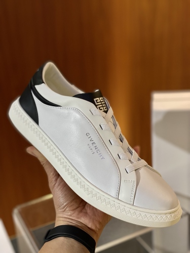 G*ivenchy Top Sneaker Low RR 20250416-133
