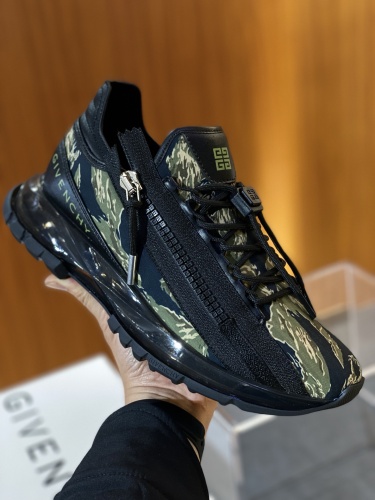 G*ivenchy Top Sneaker Low RR 20250416-138