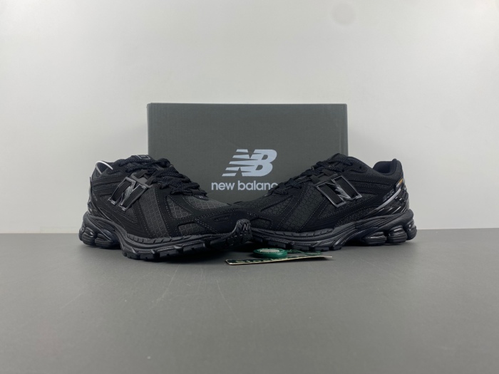 New Balance 1906R Cordura Black Magnet M1906RWF
