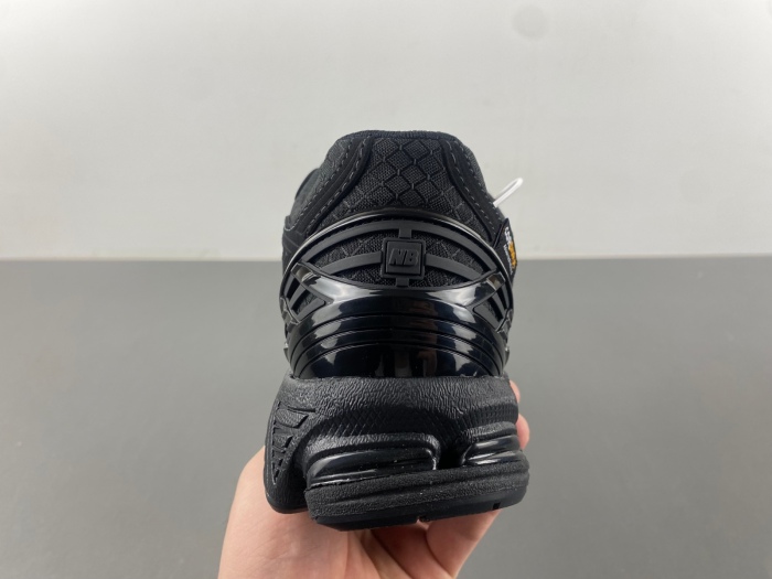 New Balance 1906R Cordura Black Magnet M1906RWF